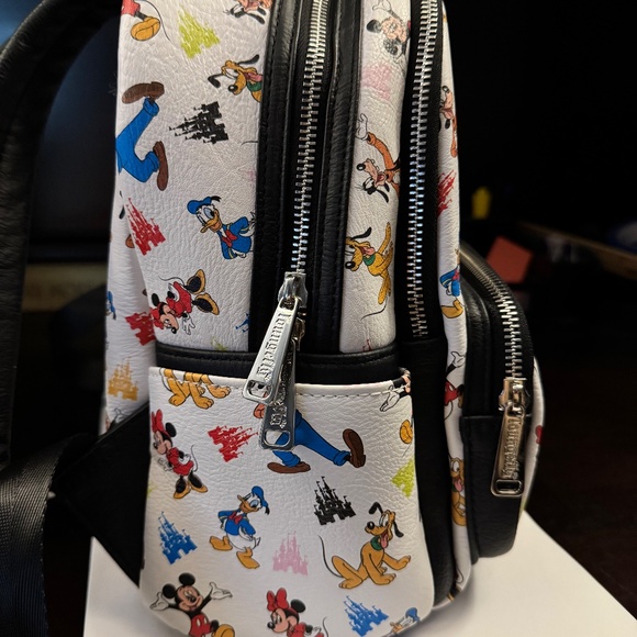 Loungefly - Mickey Mouse and Friends Backpack - NWOT - Picture 4 of 9